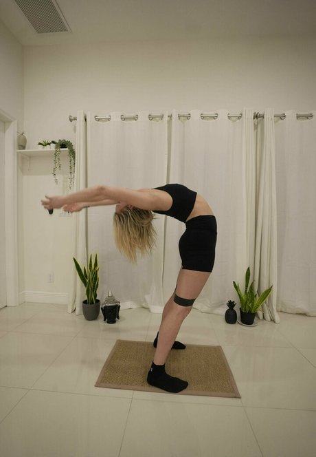 livewell withkate model archive