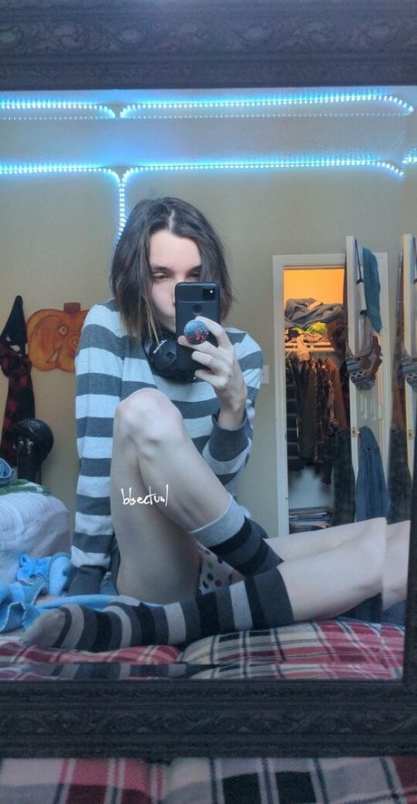 Bisectual model nice pics