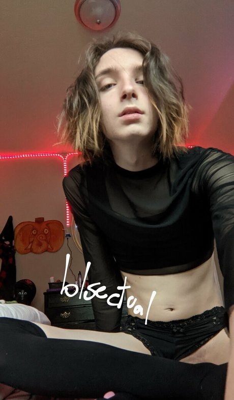 Bisectual top model photos