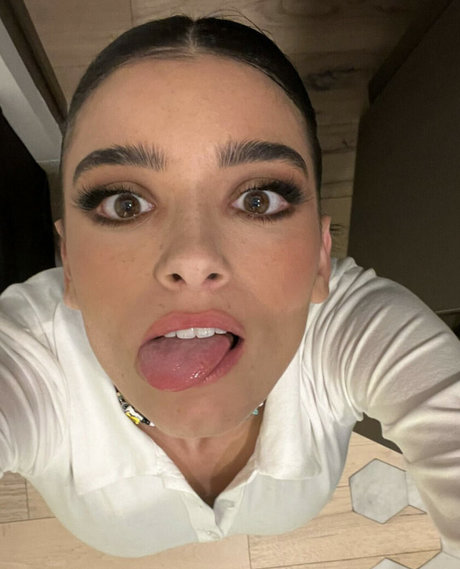 Dixie D Amelio model free picture