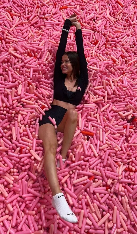 Lea Elui pornstar nice img