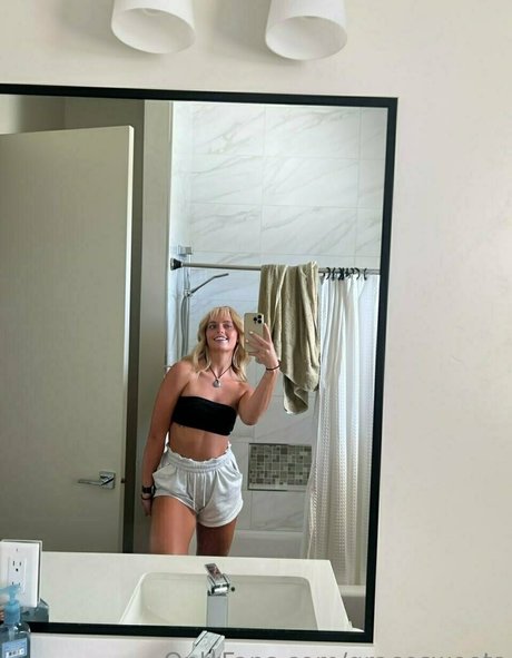 booty onlyfans exclusive images