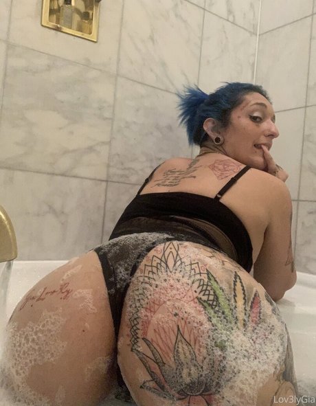 lesbian kissing onlyfans hd archive