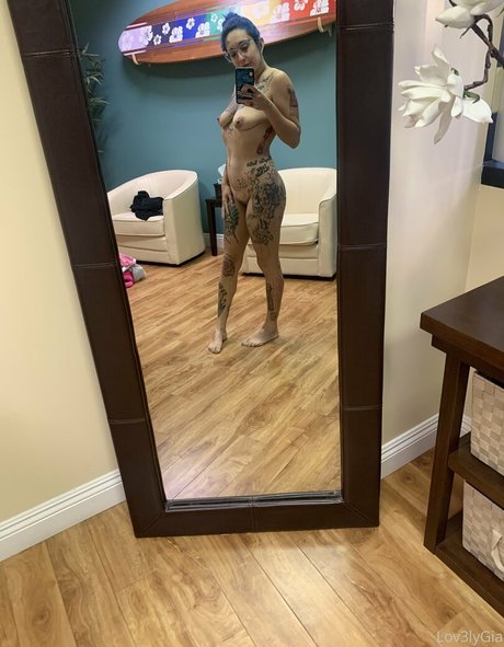 busty mom onlyfans free naked gallery