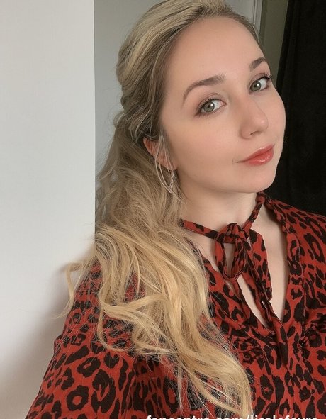 Lisa Lefevre beautiful star picture