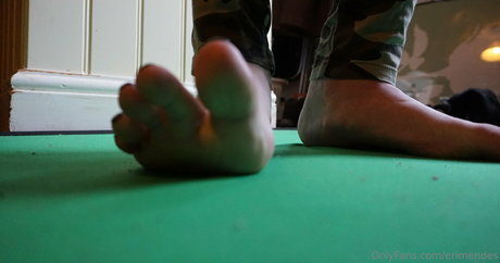 erimendes nude actress pics