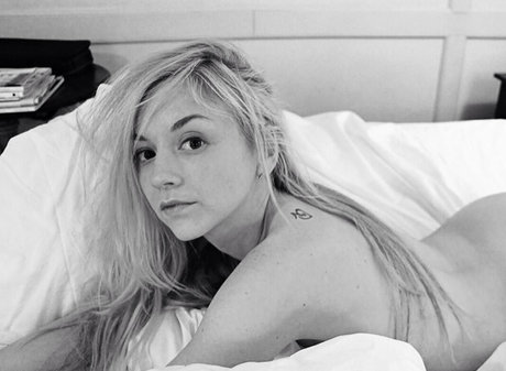 Emily Kinney Profile pic