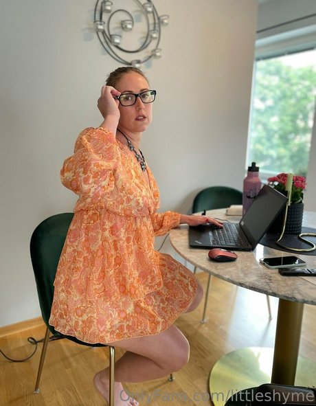 littleshyme adult model image