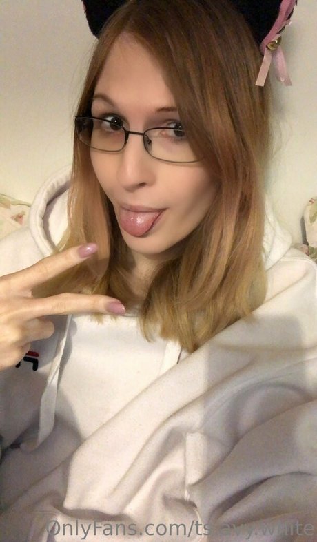 ts avy white exclusive star image