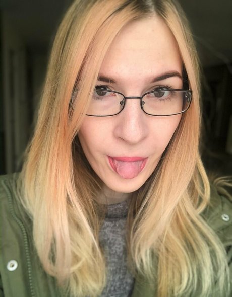 ts avy white perfect pornstar img