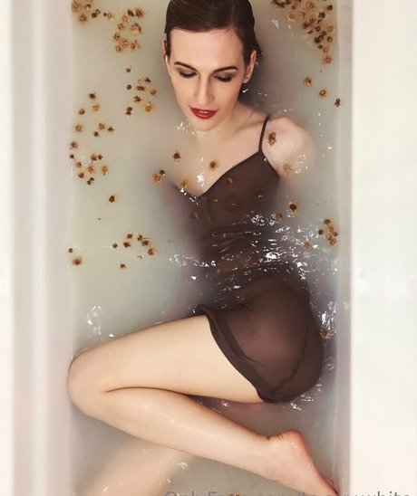 ts avy white pornstar perfect photos