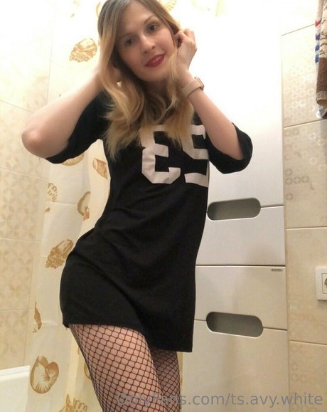 ts avy white pornstar beautiful pic