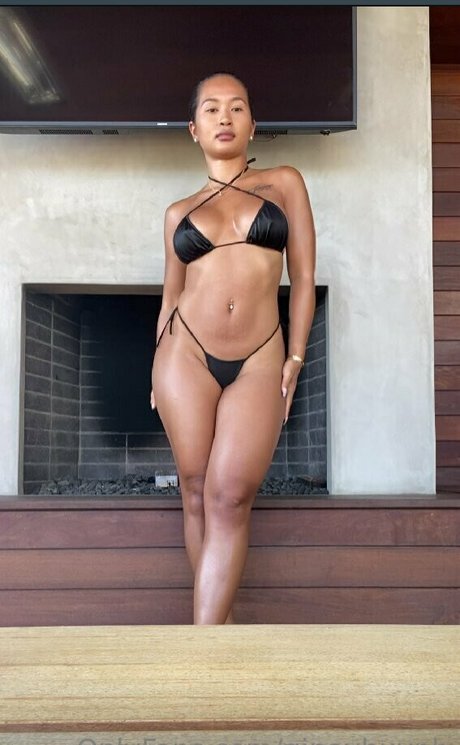 ginavhuynh Quick model image