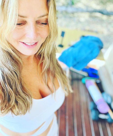 swinger milf onlyfans nude image