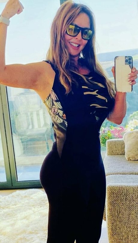 ebony shemale onlyfans top img