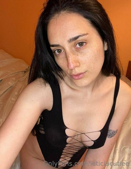 imlilak adult model pic