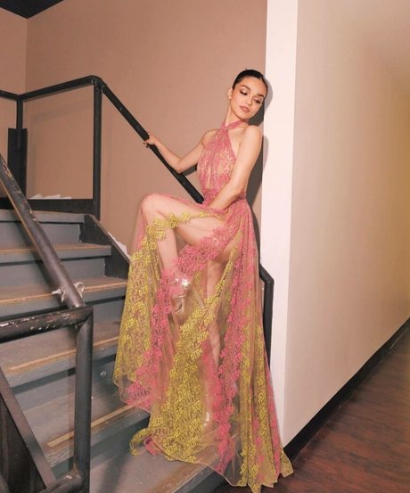 Rachel Zegler high quality star photos