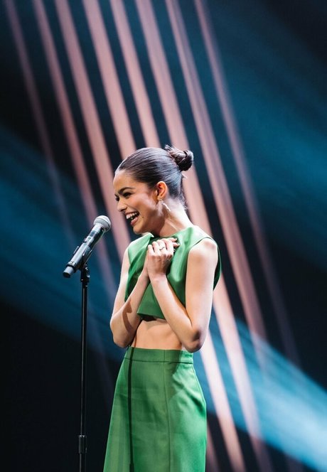 Rachel Zegler beautiful star photo