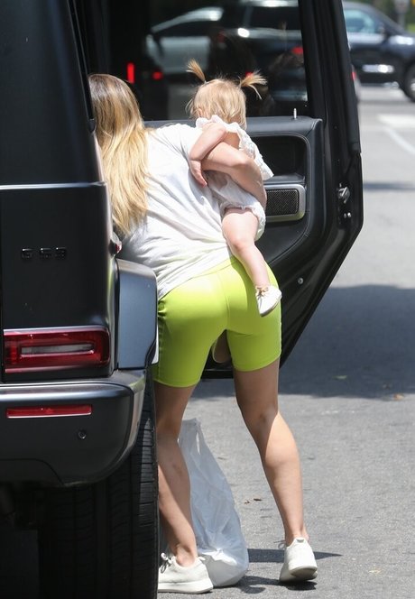 Hilary Duff sex star pictures