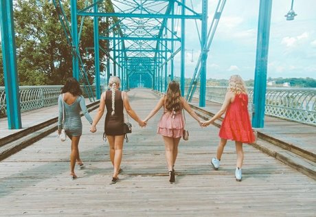 Lyla Troglin free actress photo