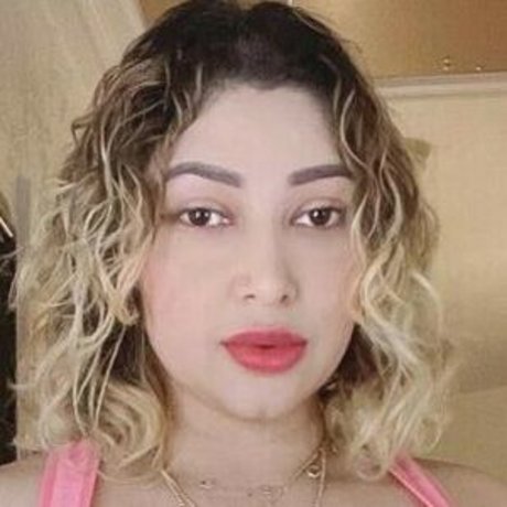 Deisy Garcia erotic model img