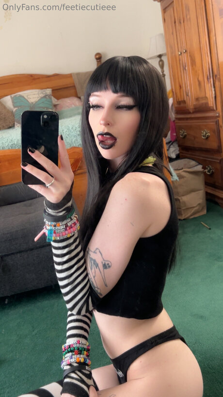 feetiecutieee nude pornstar galleries
