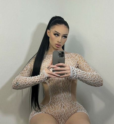 Auhneesh Nicole exclusive actress image