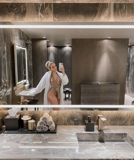 Anna Nystrom sexy star gallery