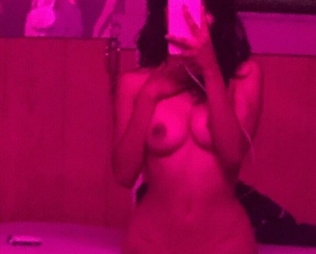 Kitt3nluvrr adult model pictures