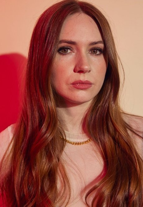 Karen Gillan star beautiful pics