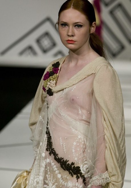 Karen Gillan star high quality photos