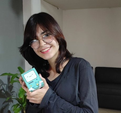 evee meow nude model gallery