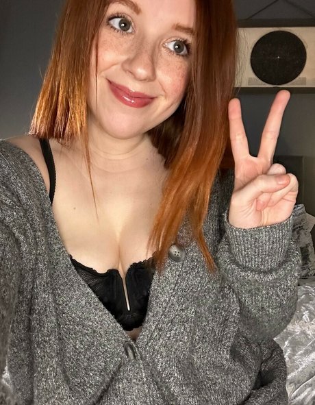 snildeep pornographic actress photo