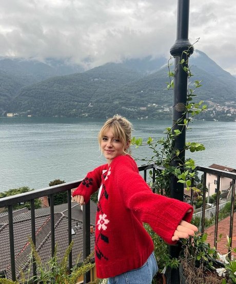 Daisy Edgar Jones model hd img