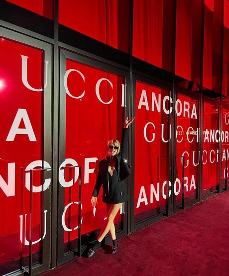 Daisy Edgar Jones model best archive