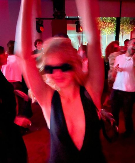 Daisy Edgar Jones model sexy photos