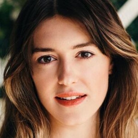 Daisy Edgar Jones star top pic