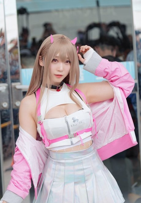 iorimoe five nude actress pictures