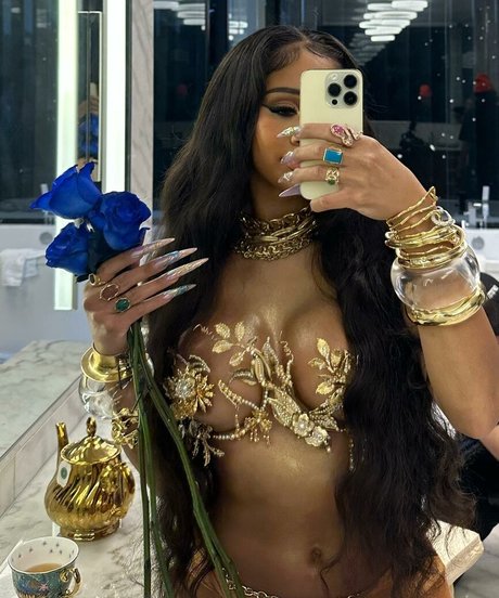 Saweetie free pornstar images