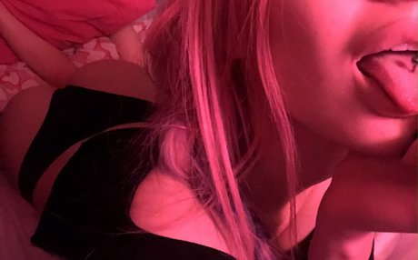 Morana Battory sexy actress pics