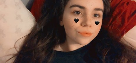 Slutty Ashla beautiful actress photo