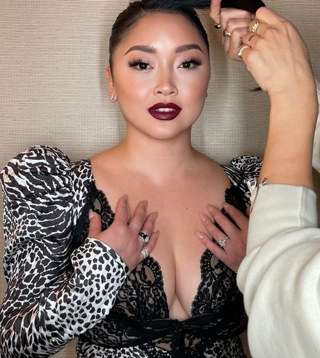 Lana Condor star sex pic