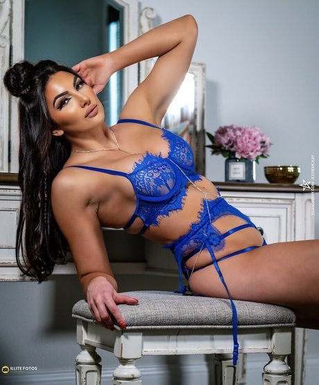 curly ebony onlyfans free nude picture