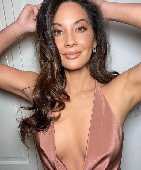 Olivia Munn model adult pic