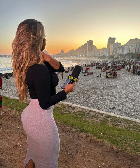 Paloma Tocci nude actress picture