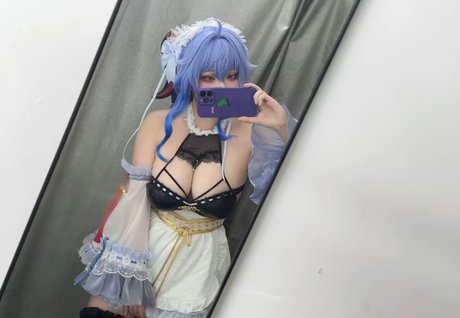 Takomayuyi star hot pictures