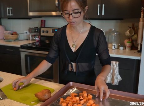 Mayahiga model free picture