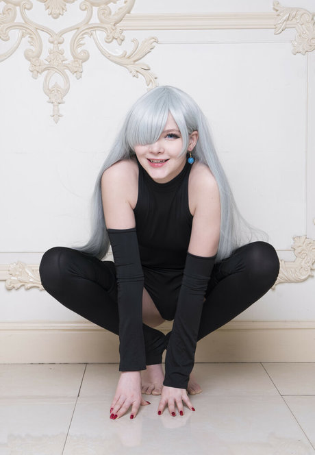 Dosya Gasai hd actress image