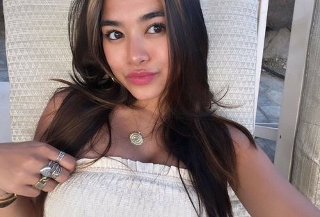 Try Channel Girls model hot photo