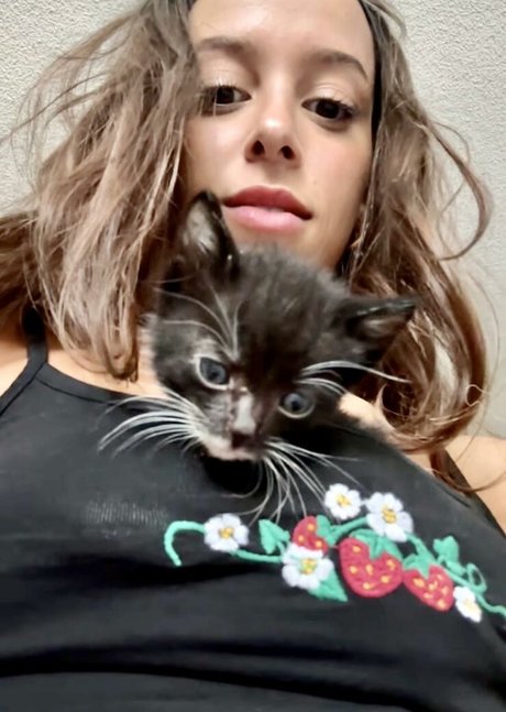 Try Channel Girls nude model pictures